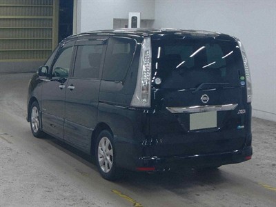 2013 Nissan Serena - Thumbnail