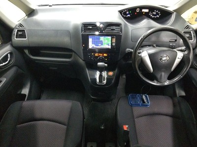 2013 Nissan Serena - Thumbnail