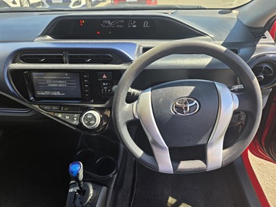 2015 Toyota Aqua - Thumbnail