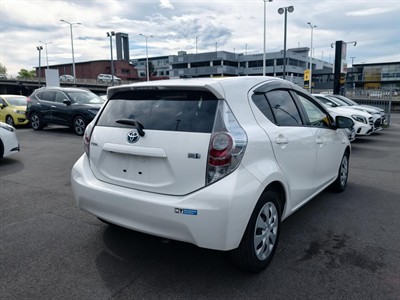 2013 Toyota Aqua - Thumbnail