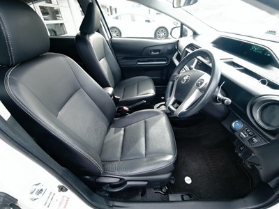2013 Toyota Aqua - Thumbnail