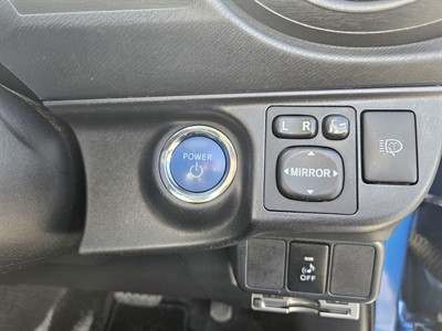 2012 Toyota Aqua - Thumbnail