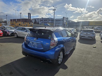2012 Toyota Aqua - Thumbnail