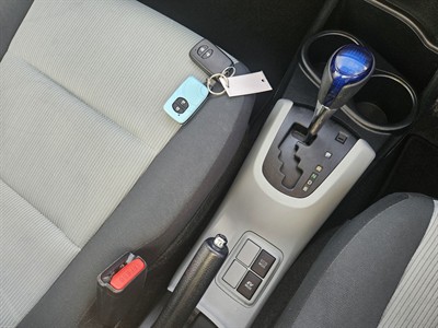 2012 Toyota Aqua - Thumbnail