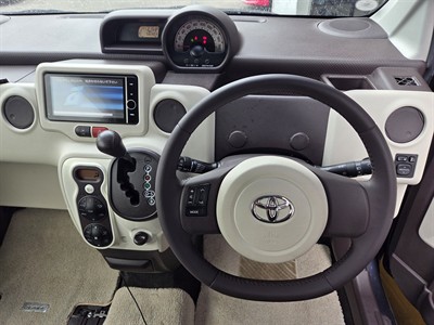 2013 Toyota Spade - Thumbnail