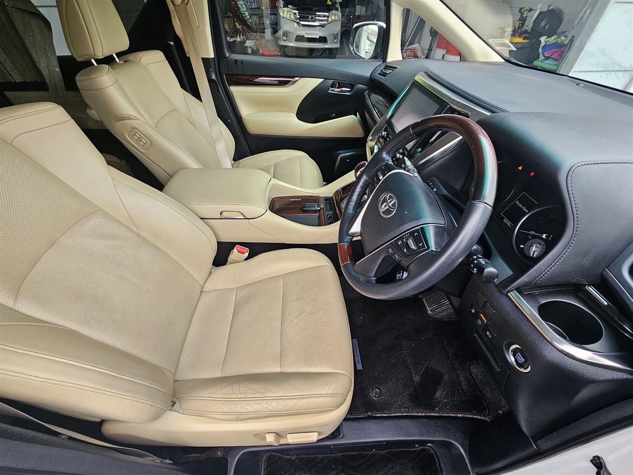 2015 Toyota VELLFIRE