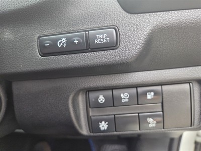 2018 Nissan LEAF - Thumbnail