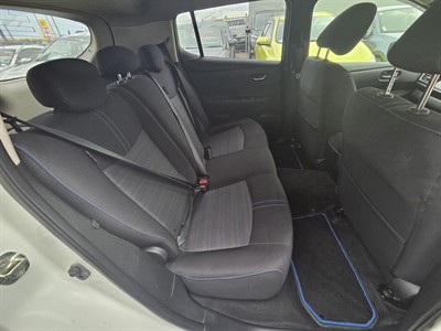 2018 Nissan LEAF - Thumbnail