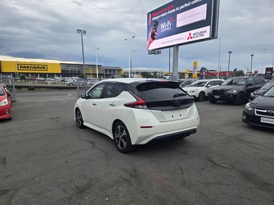 2018 Nissan LEAF - Thumbnail