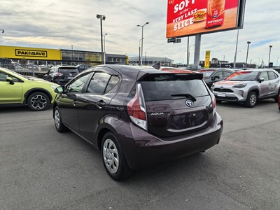 2016 Toyota Aqua - Thumbnail