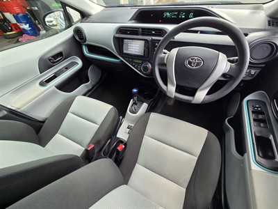 2012 Toyota Aqua - Thumbnail