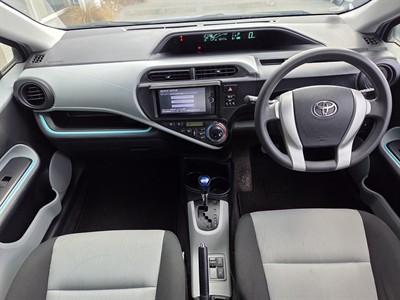 2012 Toyota Aqua - Thumbnail