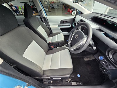 2012 Toyota Aqua - Thumbnail