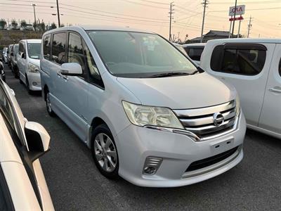 2013 Nissan Serena - Thumbnail