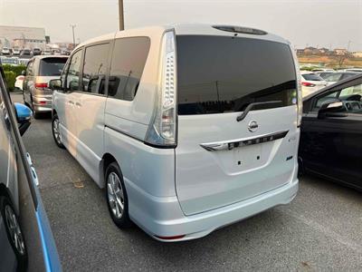 2013 Nissan Serena - Thumbnail