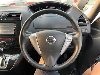 2013 Nissan Serena - Thumbnail