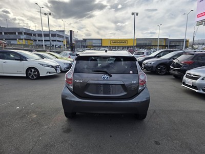 2012 Toyota Aqua - Thumbnail