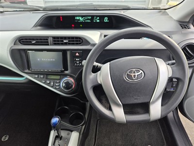 2012 Toyota Aqua - Thumbnail