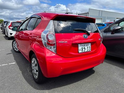 2013 Toyota Aqua - Thumbnail