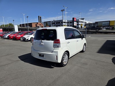 2014 Toyota Spade - Thumbnail