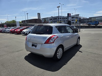 2016 Suzuki SWIFT - Thumbnail