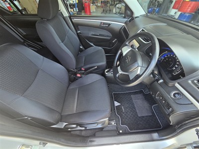 2016 Suzuki SWIFT - Thumbnail