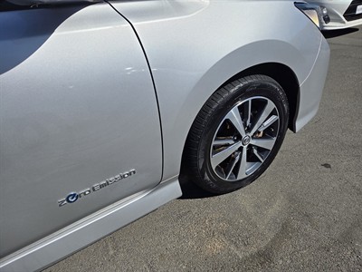 2019 Nissan LEAF - Thumbnail