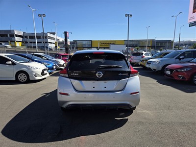 2019 Nissan LEAF - Thumbnail