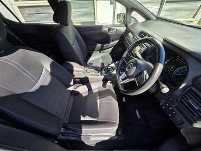 2019 Nissan LEAF - Thumbnail