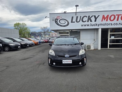 2013 Toyota Prius - Thumbnail