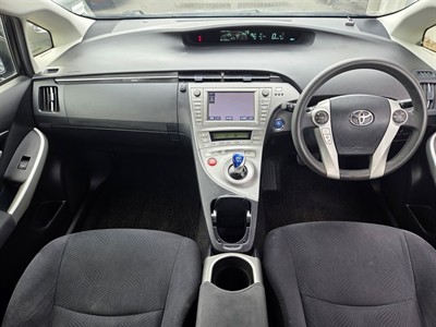 2013 Toyota Prius - Thumbnail