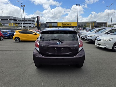 2015 Toyota Aqua - Thumbnail