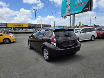 2015 Toyota Aqua - Thumbnail