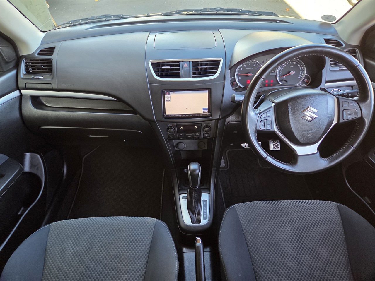 2013 Suzuki SWIFT