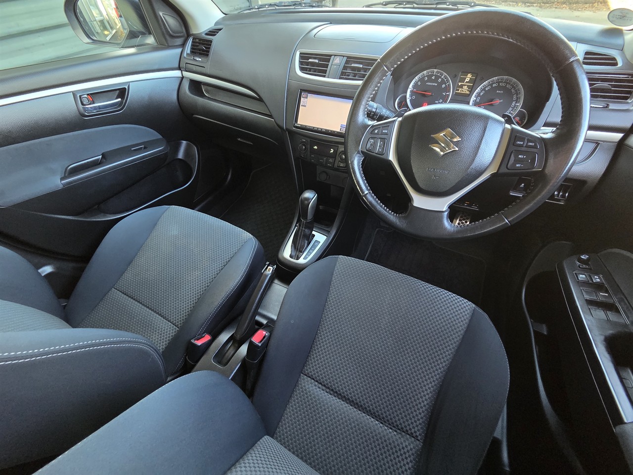 2013 Suzuki SWIFT