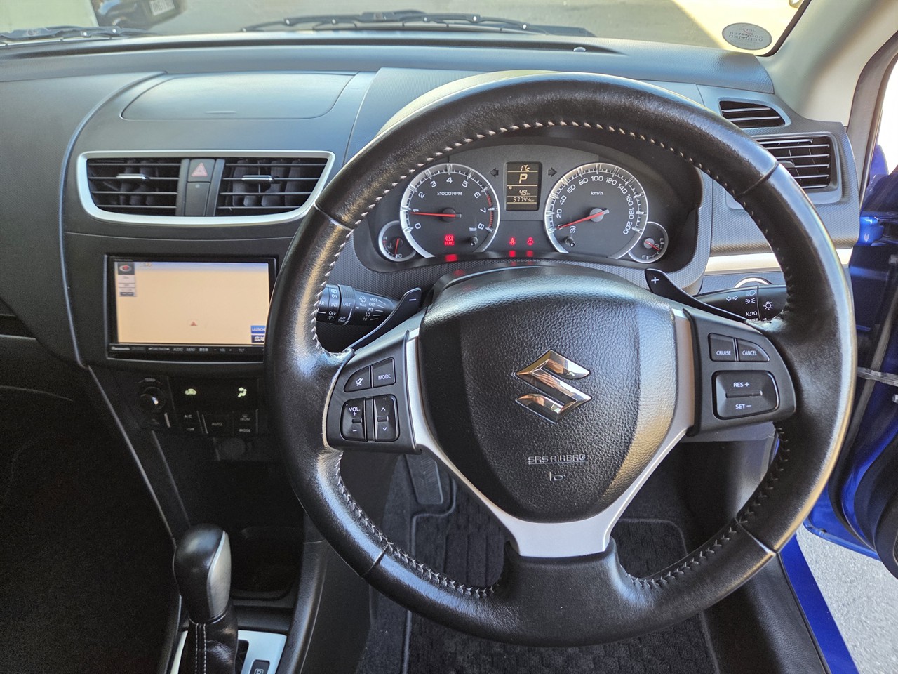 2013 Suzuki SWIFT