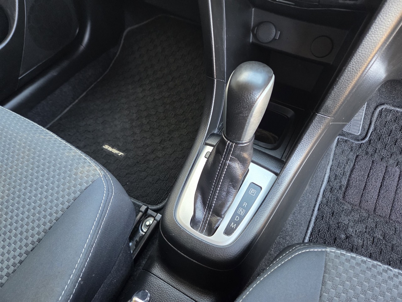 2013 Suzuki SWIFT