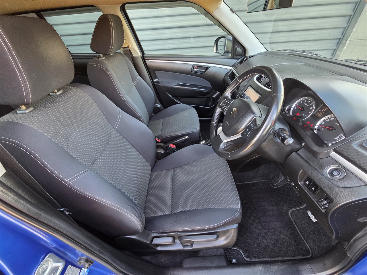 2013 Suzuki SWIFT