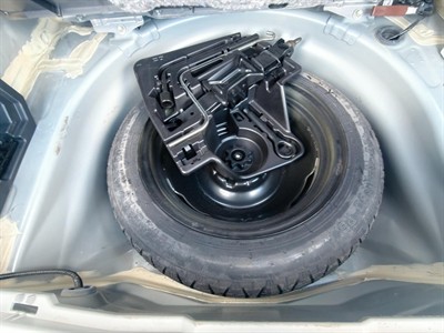 2012 Toyota Prius - Thumbnail