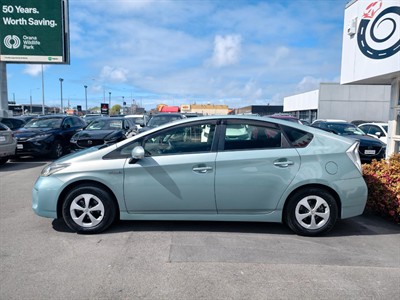 2012 Toyota Prius - Thumbnail