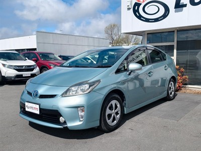 2012 Toyota Prius - Thumbnail