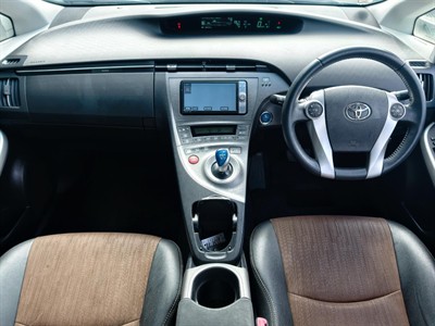 2012 Toyota Prius - Thumbnail