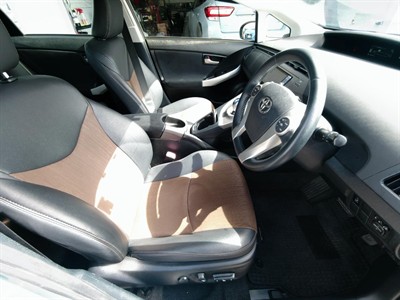 2012 Toyota Prius - Thumbnail