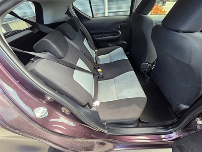 2014 Toyota Aqua - Thumbnail