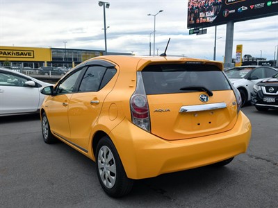 2013 Toyota Aqua - Thumbnail