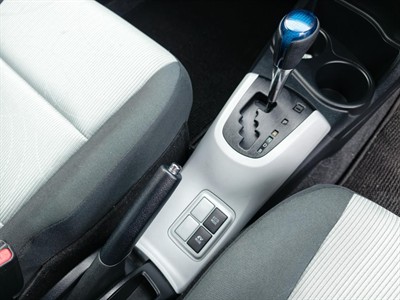 2013 Toyota Aqua - Thumbnail
