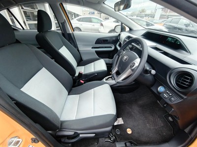 2013 Toyota Aqua - Thumbnail