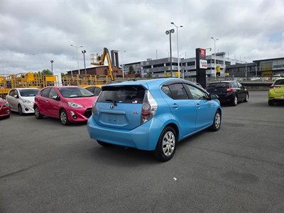 2012 Toyota Aqua - Thumbnail