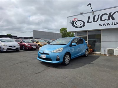 2012 Toyota Aqua - Thumbnail