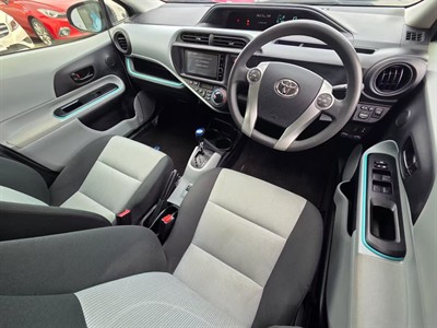 2012 Toyota Aqua - Thumbnail